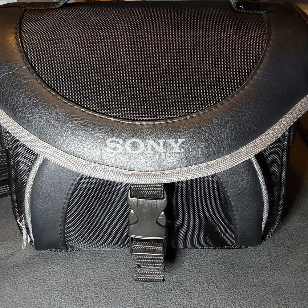 Sony LCS-X20 Camera Camcorder Soft Carrying Bag Adjustable Shoulder Strap BLACK